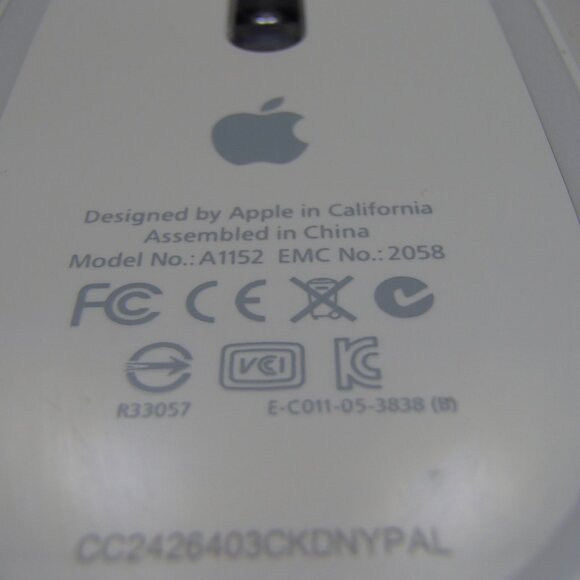 Genuine Apple A1152 Mighty Mouse MB112LL/B Optical Wired Mouse White MacPro - Picture 4 of 7